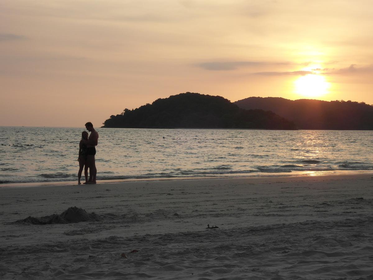 Langkawi Dormitorio Pantai Cenang  Buitenkant foto